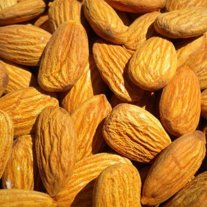 Αμυγδαλέλαιο: Τέλεια Τροφή για την Επιδερμίδα